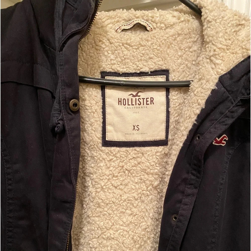 Hollister Sherpa Fur Coat - Picture 9 of 10